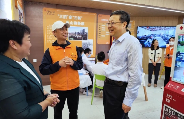 陈吉宁深入居民社区各级党群服务阵地，专题调研基层党建工作