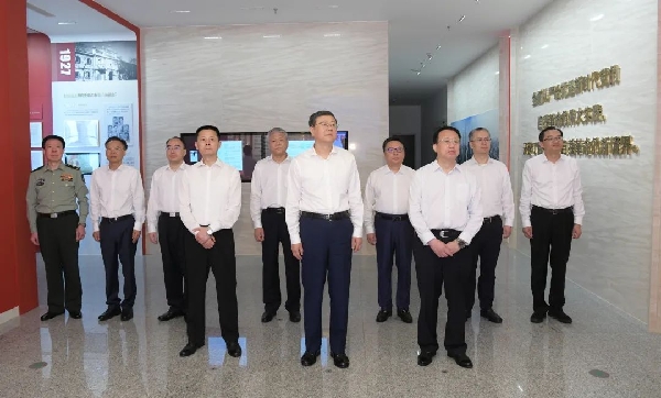 警醒知止、正本清源、固本培元！陈吉宁龚正等市领导在市全面从严治党警示教育基地开展学习教育