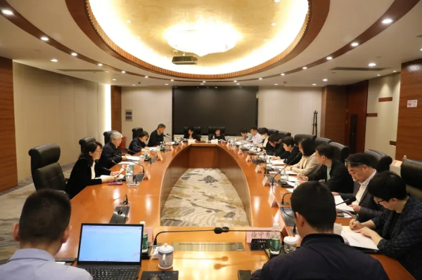 市委老干部局召开“组织引导离退休干部面向基层群众开展‘四个讲’活动长效机制与创新路径研究”课题开题会