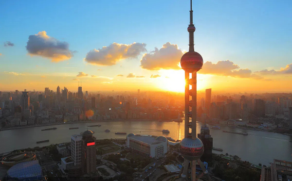 市委党的建设工作领导小组会议举行，持续推动深入贯彻中央八项规定精神学习教育走深走实