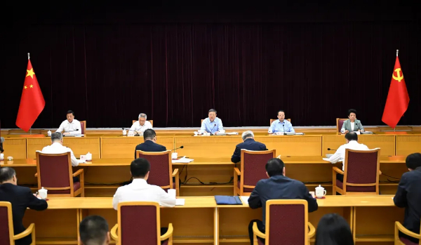 市委常委会举行深入贯彻中央八项规定精神学习教育专题学习会