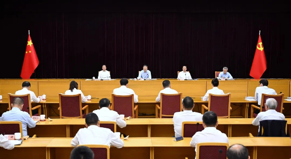 传承党的优良作风，为国担当、勇为尖兵！上海市庆祝中国共产党成立104周年座谈会举行